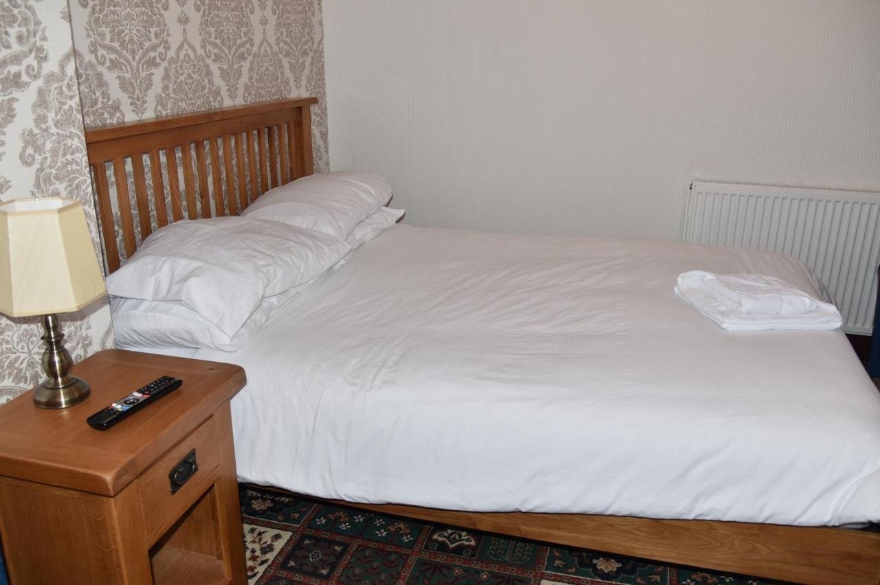Dinorben Arms Hotel Amlwch Extérieur photo