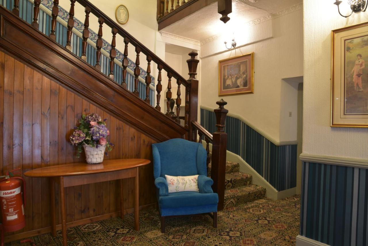 Dinorben Arms Hotel Amlwch Extérieur photo