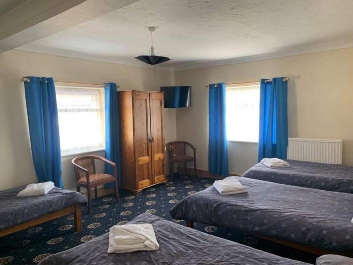 Dinorben Arms Hotel Amlwch Extérieur photo